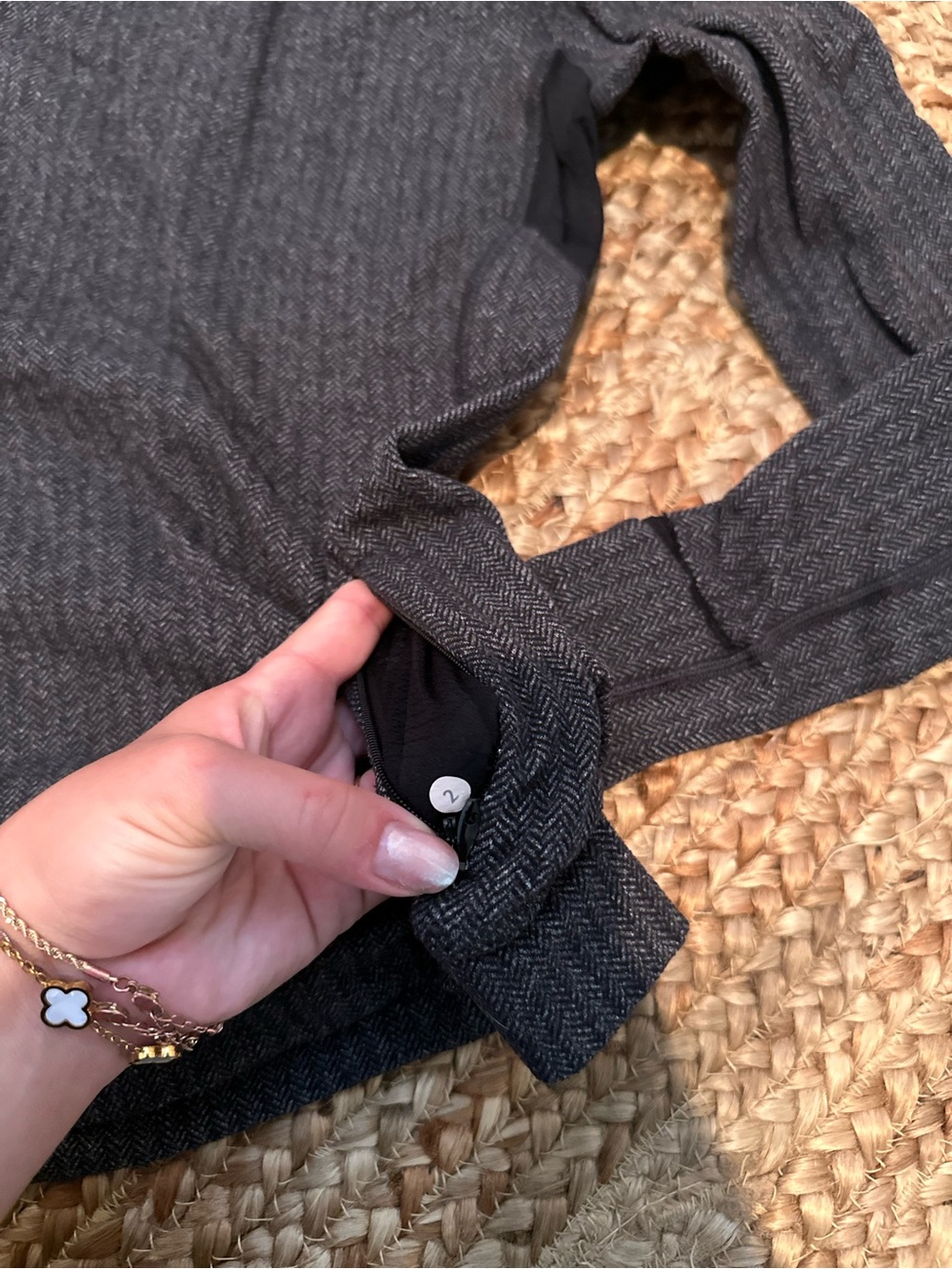 LULULEMON BASE RUNNER LONG SLEEVE - Picture 4 of 5